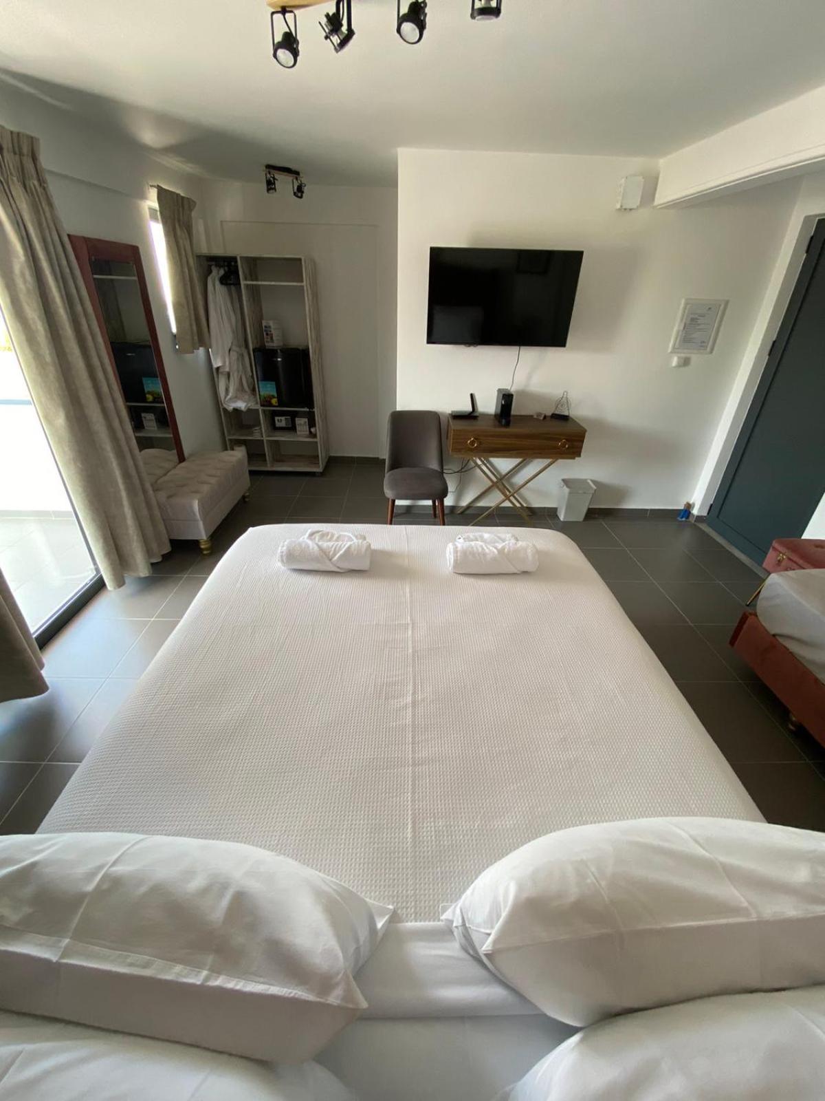 Airport Luxury Stay Artemida  Exterior photo